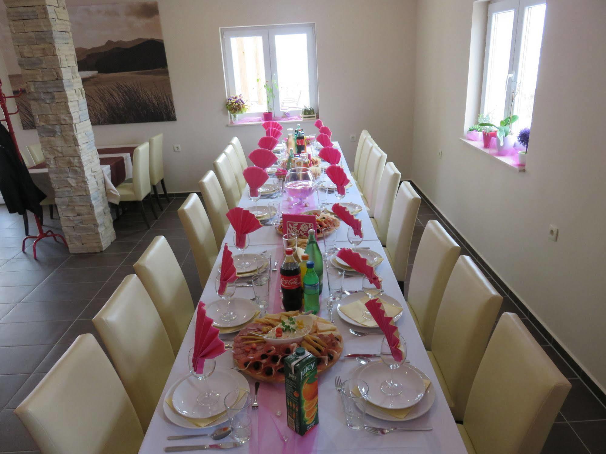 Bed & Breakfast Marta & Tona Kustići Zewnętrze zdjęcie